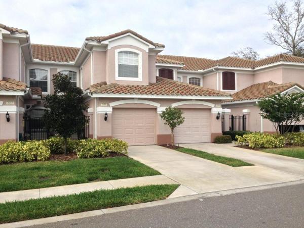 COACHMAN RESERVE CONDO