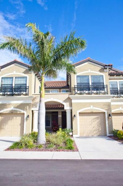 MUIRFIELD VILLAGE AT HONORE