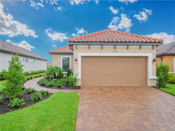 STARKEY RANCH - ESPLANADE