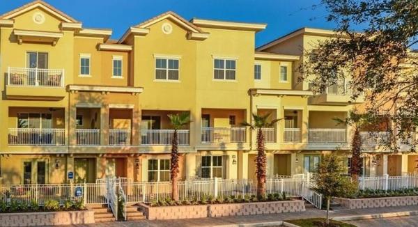 GRANDE OAKS AT HEATHROW