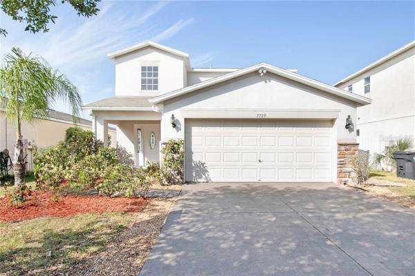 CARRIAGE POINTE PH 01