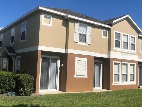 VILLAS AT ESTANCIA CONDO