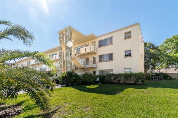 IRONWOOD FIRST CONDO DB489/530