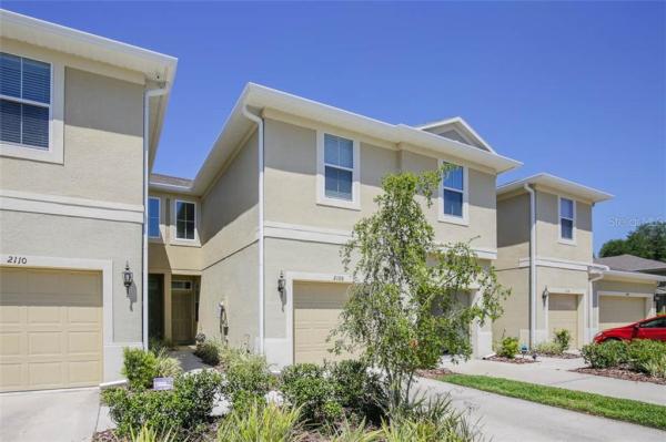 BROADWAY CENTRE TWNHMS