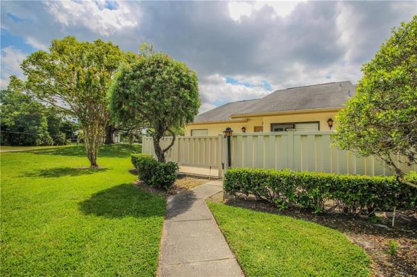 PINE RIDGE AT LAKE TARPON VILLAGE