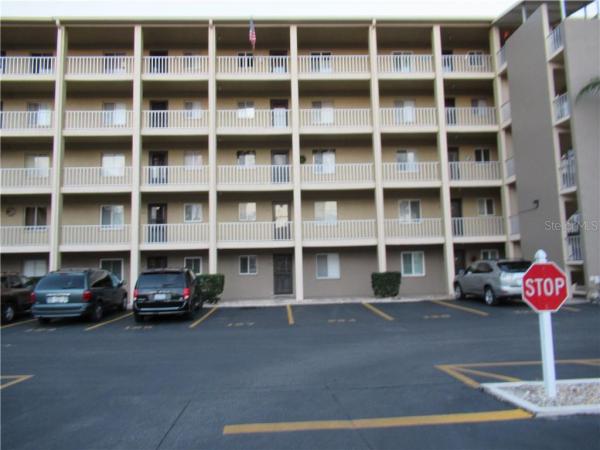 BAYSHORE ON THE LAKE CONDO APTS