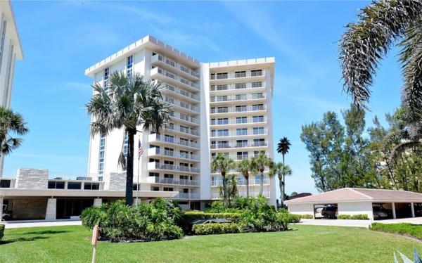 ISLANDER CLUB OF LONGBOAT