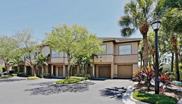 ISLAND WALK A CONDOMINIUM