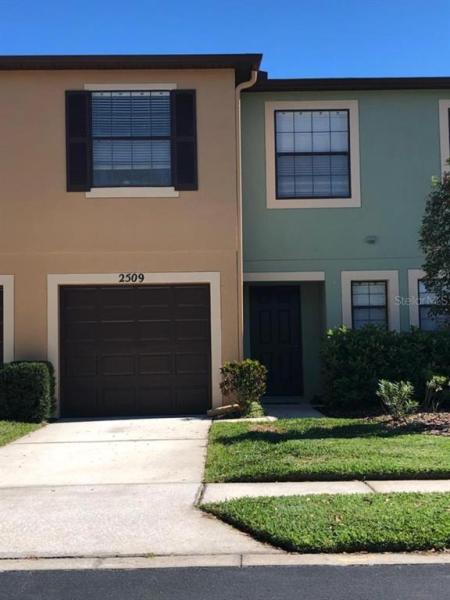 EDGEWATER AT LAKE BRANDON