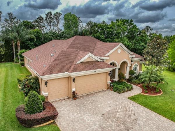 GREY HAWK AT LAKE POLO PH 02