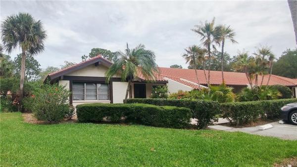 GOLF POINTE AT PALM-AIRE COUNTR