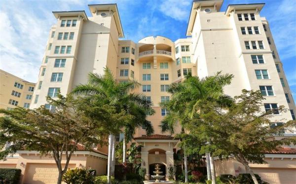 MERIDIAN AT THE OAKS PRESERVE