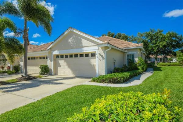 PELICAN POINTE GOLF & COUNTRY CLUB