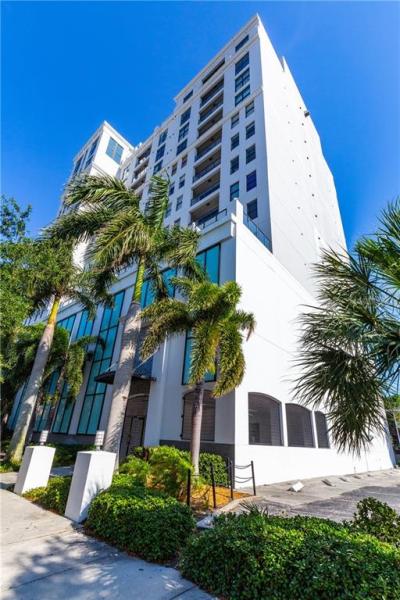 WALKER-WHITNEY PLAZA CONDO