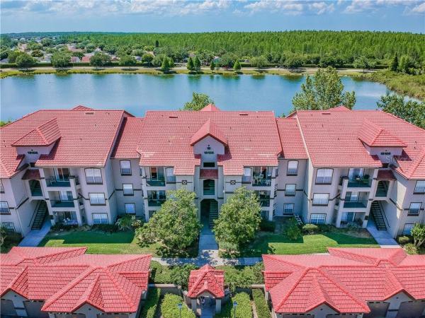 LAKEVIEW AT CALUSA TRACE