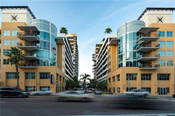 GRAND CENTRAL AT KENNEDY RESIDENCES A CONDO