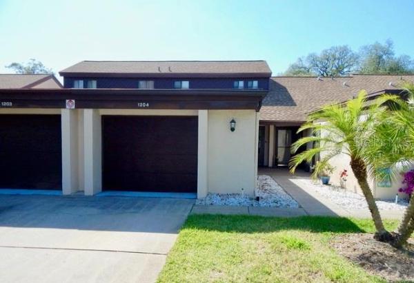 GREEN DOLPHIN PARK VILLAS CONDO