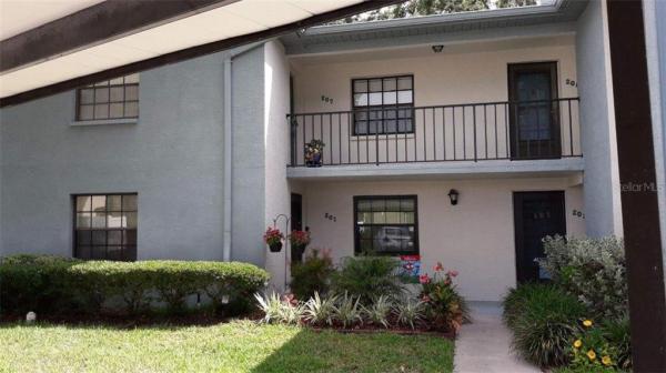 OAKS OF SEMINOLE CONDO