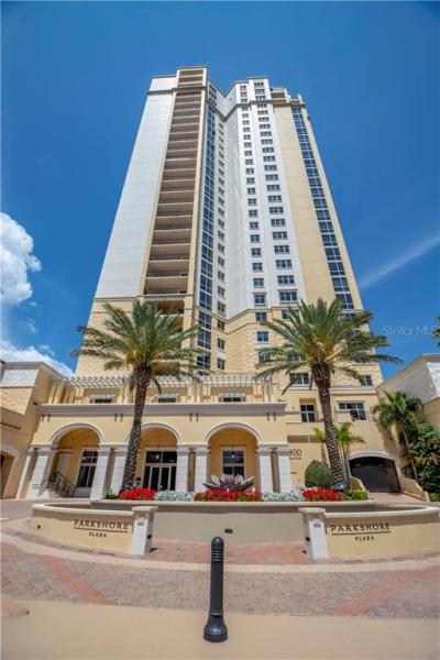 PARKSHORE PLAZA CONDO