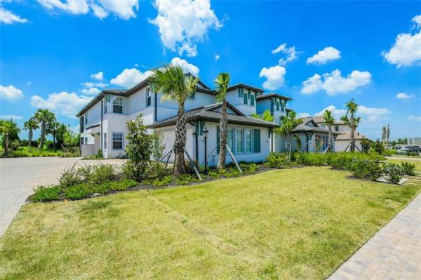 CLUBSIDE AT COUNTRY CLUB EAST PH V