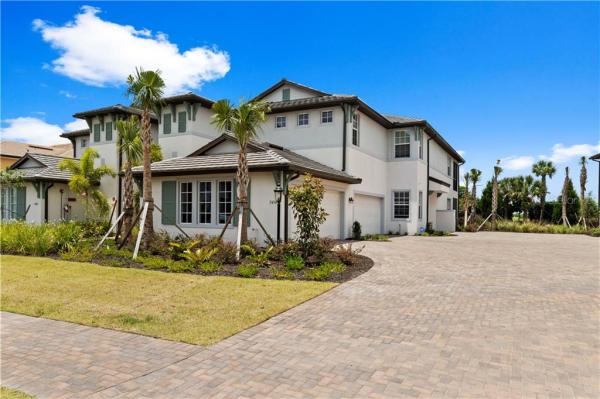 CLUBHOUSE AT COUNTRY CLUB EAST PHASE V