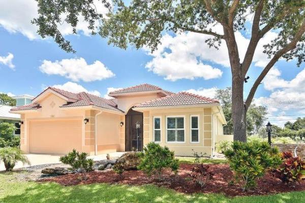 COUNTRY CLUB ESTATES