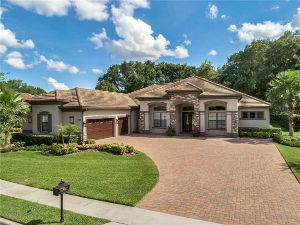 HEATHROW COUNTRY ESTATE