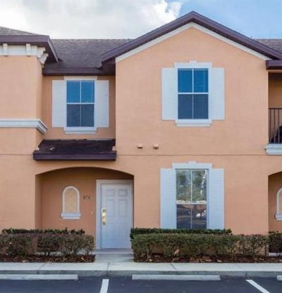 REGAL OAKS AT OLD TOWN