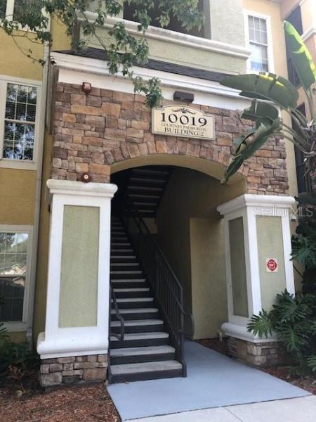 COURTNEY PALMS CONDO