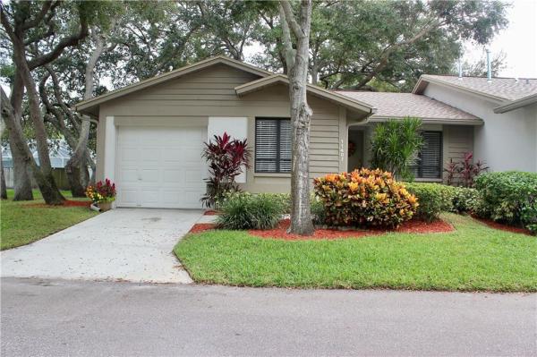 OAK PARK VILLAS CONDO