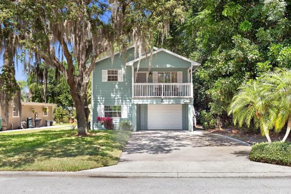 LAKE HIGHLANDS ESTATES