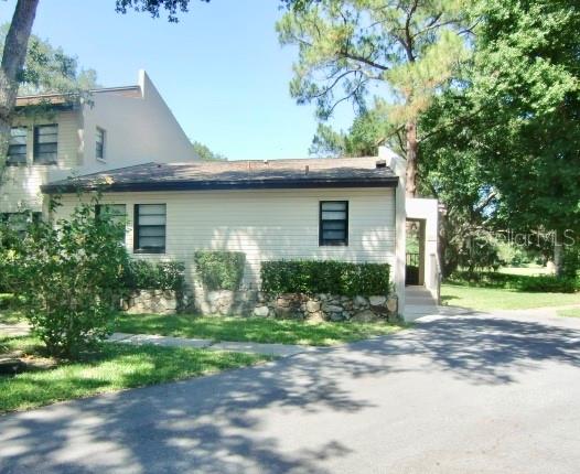 OAKS OF TARPON WOODS CONDO