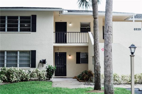 PALM-AIRE AT SARASOTA 10-D