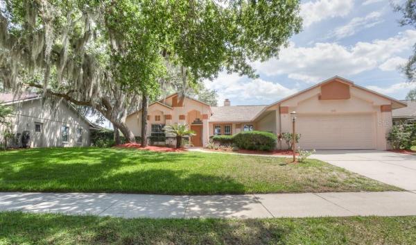 HUNTERS STAND AT CARILLON