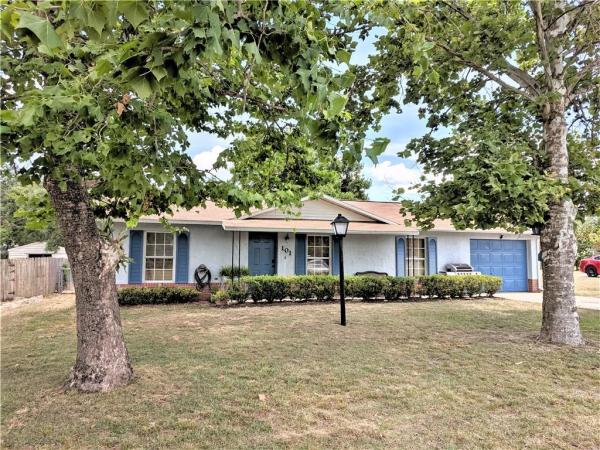 EUSTIS CRICKET LAKE VILLAGE