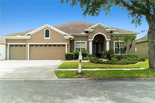 VALENCIA GARDENS PH 01