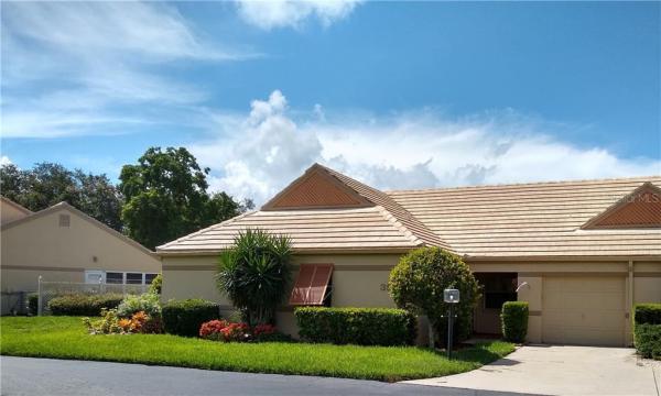 LAKEBRIDGE CONDO PH 1