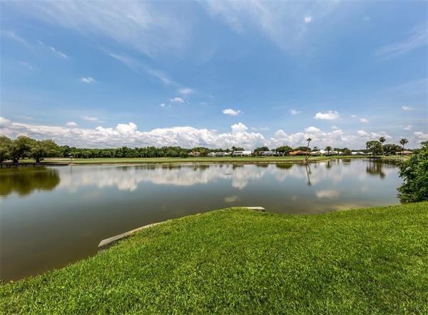 FAIRWAY GLEN ST ANDREWS PARK