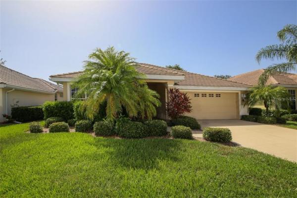 VILLAS AT CHARLESTON PARK