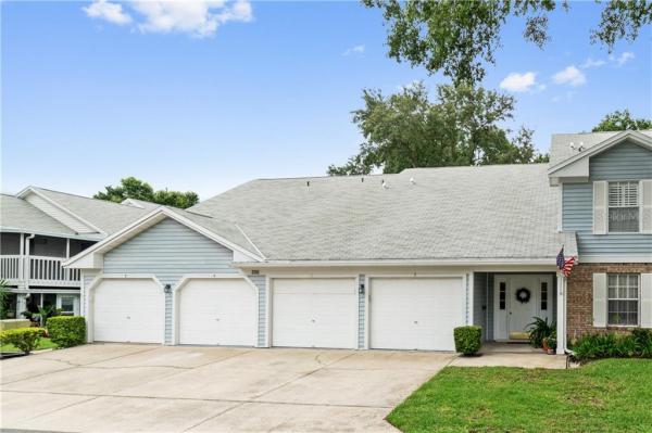 COACH HOMES AT DOVER VILLAGE