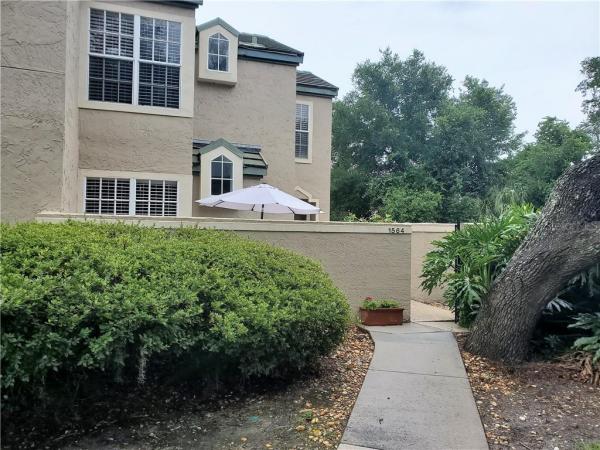 BARCLAY PLACE A CONDO