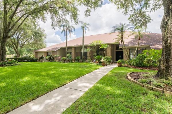 THE MANORS AT CRYSTAL LAKES