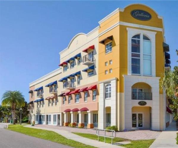 OLDSMAR GALLERIA CONDO