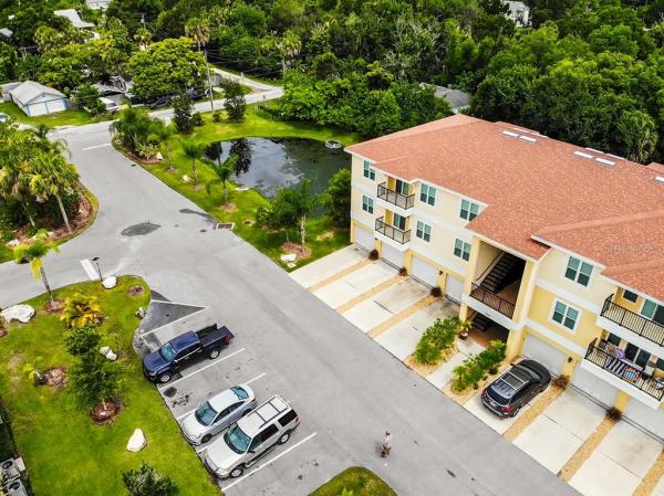 REGENCY PALMS CONDOS