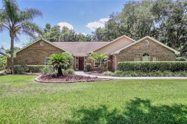 THE MANORS AT CRYSTAL LAKES