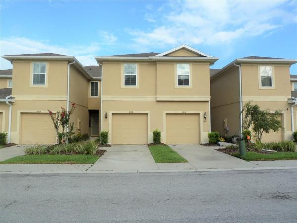 BROADWAY CENTRE TWNHMS