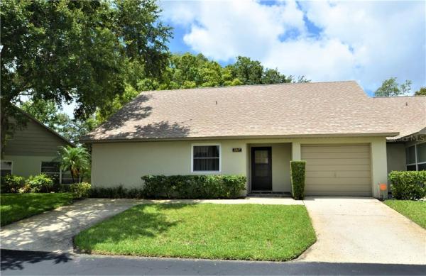 CHATEAUX WOODS CONDO