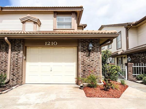 LAUREL OAKS AT EAST LAKE