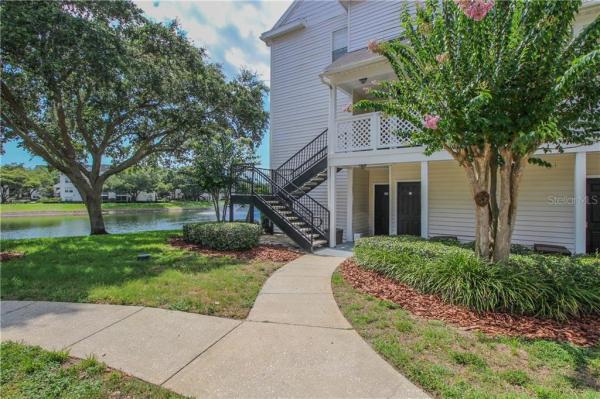 BENTLEY AT COBBS LANDING CONDO THE