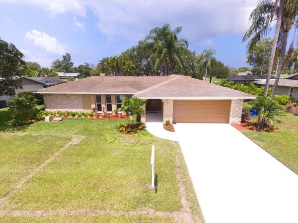 SEMINOLE LAKE GOLF & COUNTRY CLUB ESTATES